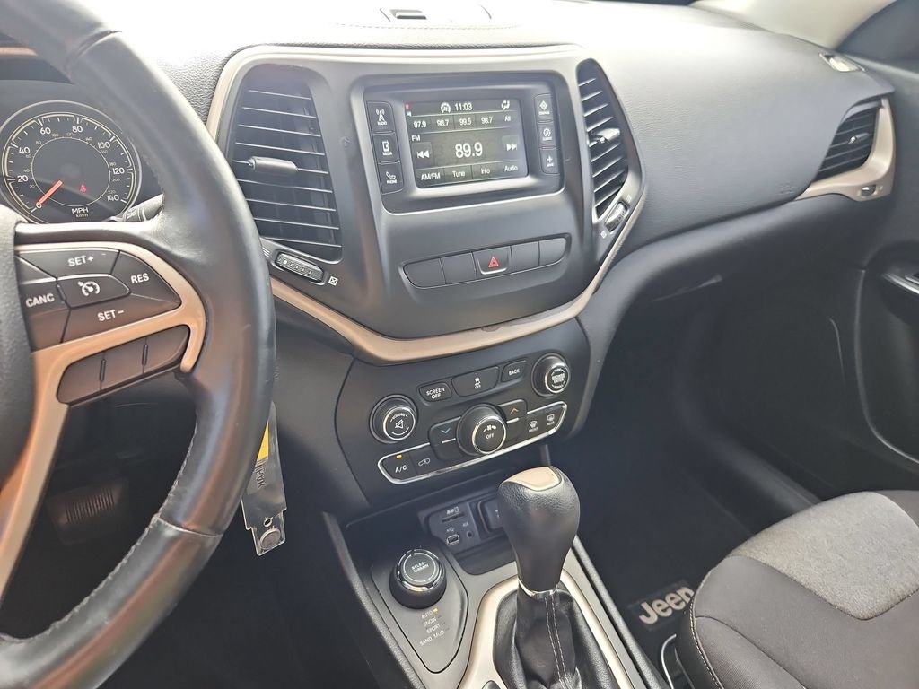 Used 2014 Billet Silver Metallic Jeep Latitude image 19
