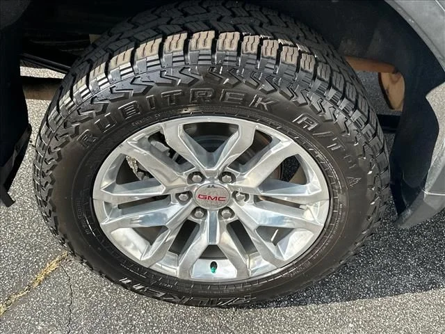 Used 2019 Black GMC SLT image 37