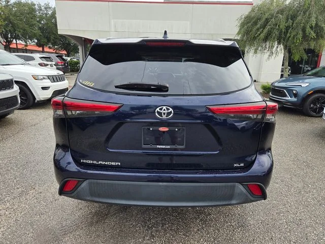 Certified Used 2023  Toyota XLE image 12