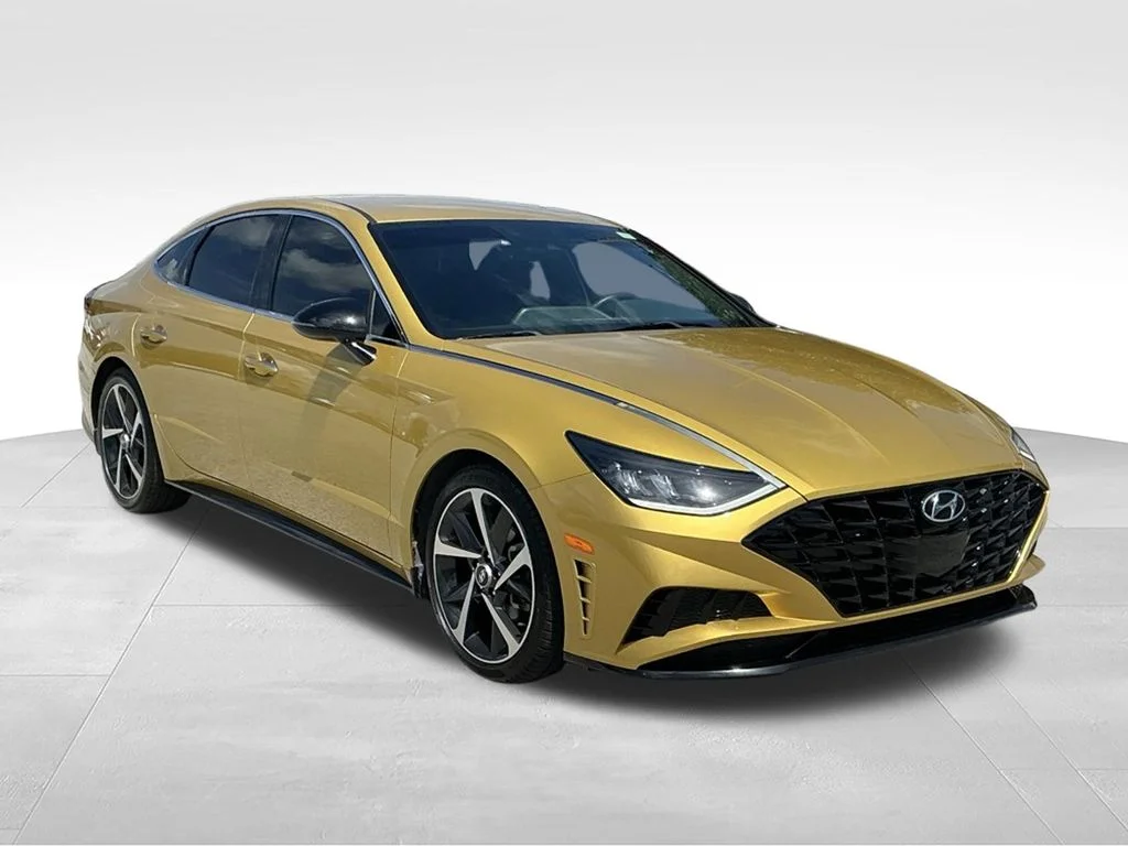 Used 2021 Yellow Hyundai SEL Plus image 14