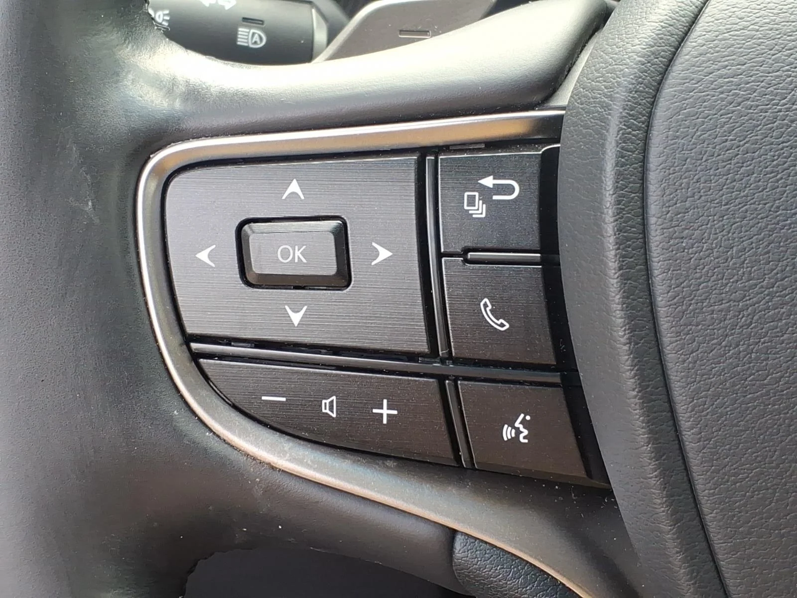 Certified Used 2024 Iridium (1l2) Lexus Premium & Navigation Package image 15