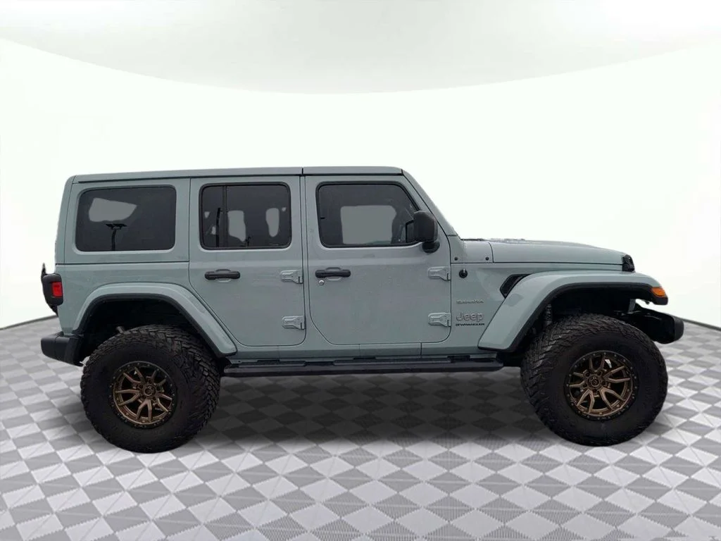 Used 2023 Gray Jeep Sahara image 2