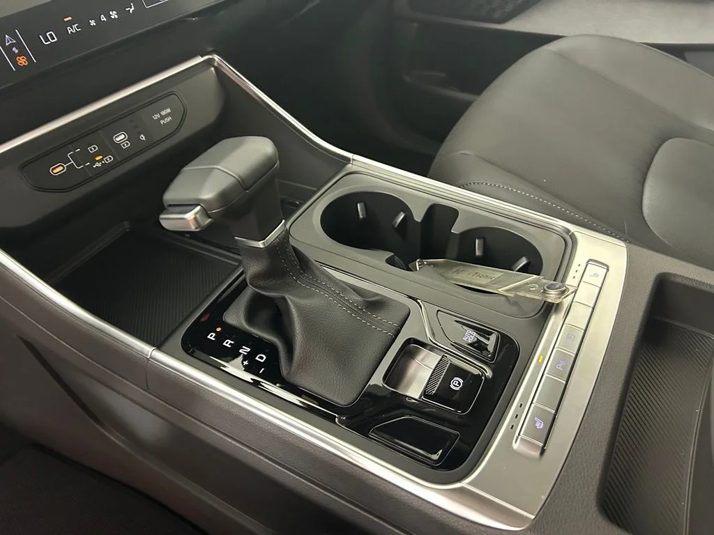 New 2027 Ceramic Silver Kia EX image 8