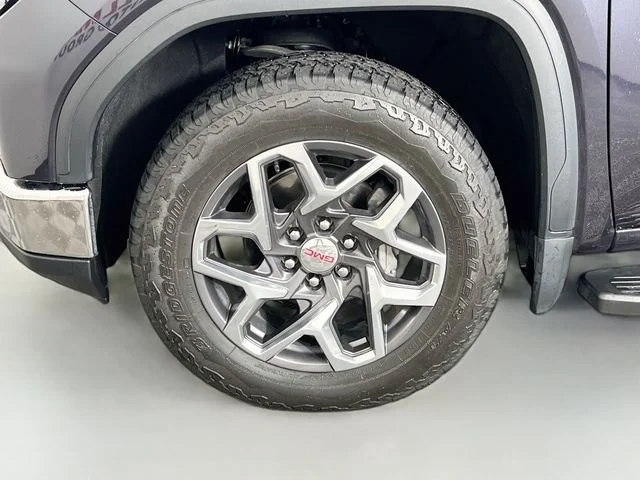 Used 2023 Silver GMC SLT image 10