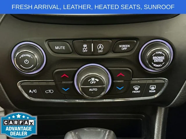 Used 2019 Red Jeep Trailhawk image 16