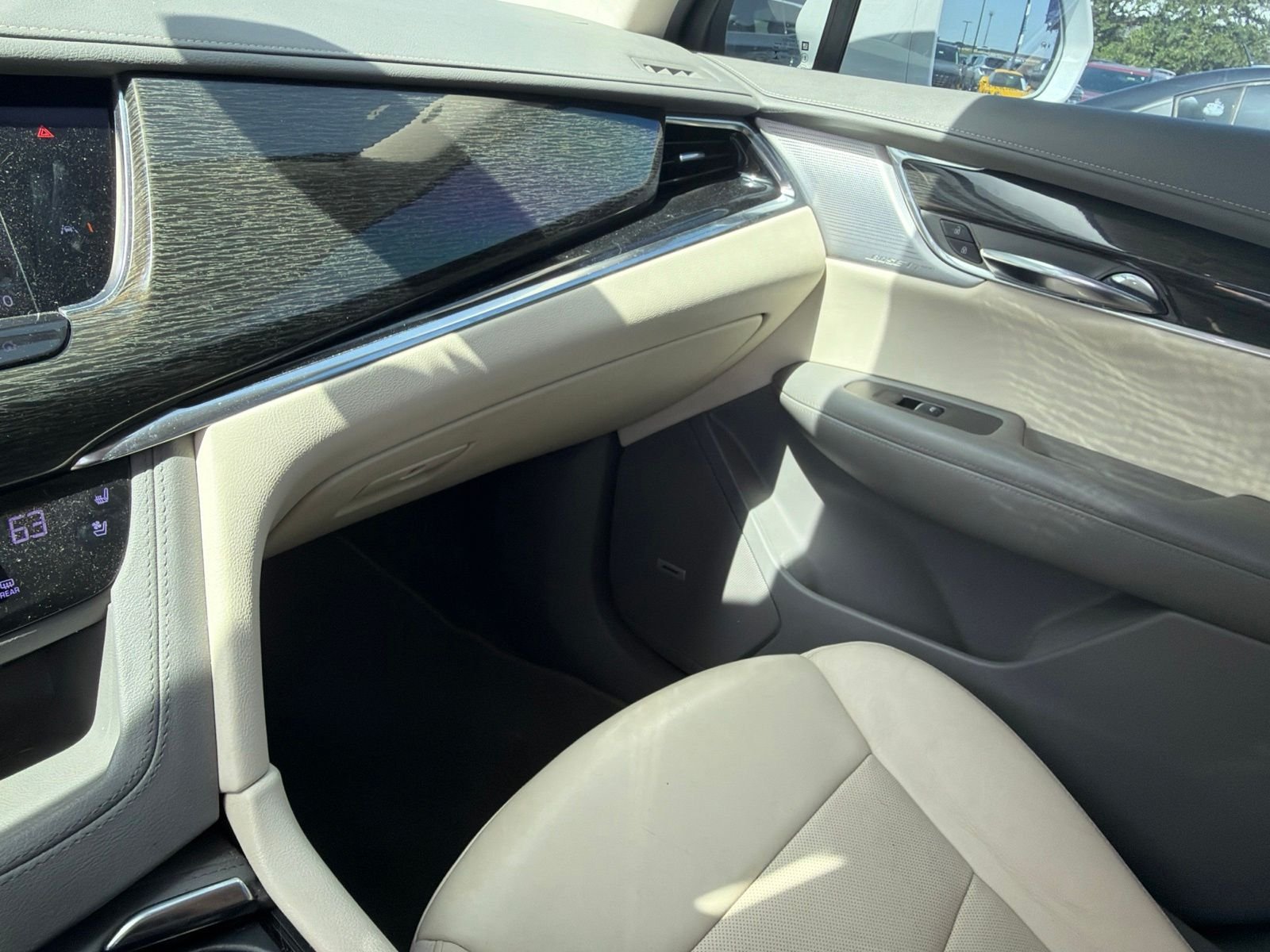 Used 2020 Crystal White Tricoat Cadillac Premium Luxury image 14