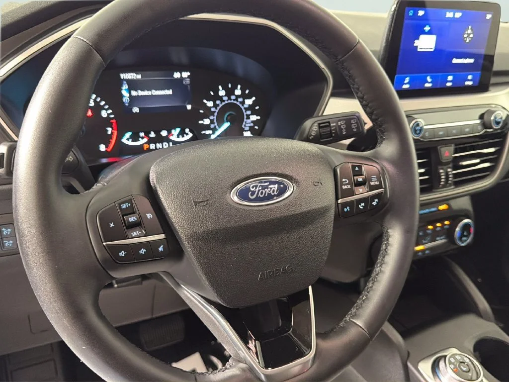 Used 2022  Ford SE image 21