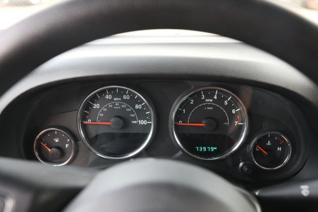 Used 2017 Gray Jeep Unlimited Sport image 4