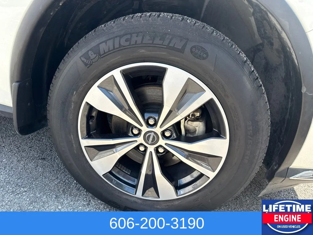 Used 2024 White Nissan SV image 5