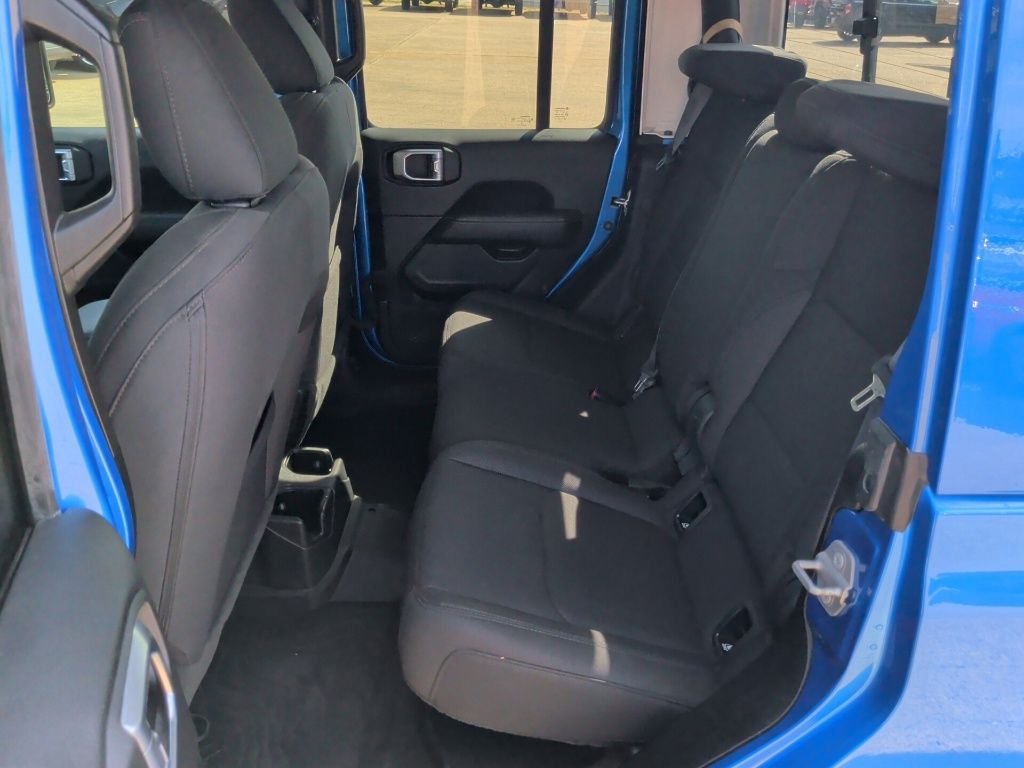 Used 2022 Blue Jeep Overland image 40