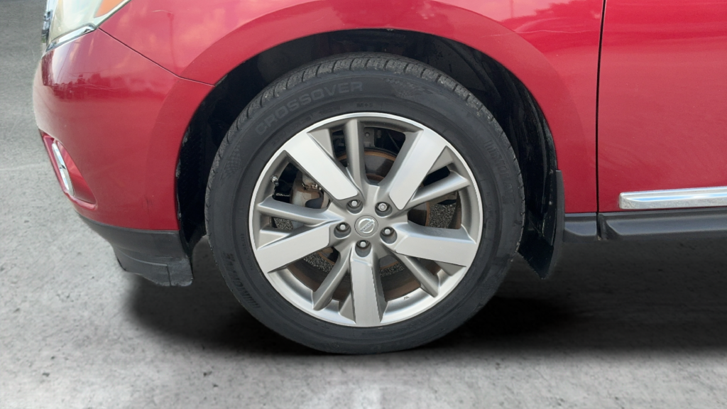 Used 2015 Cayenne Nissan Platinum image 25