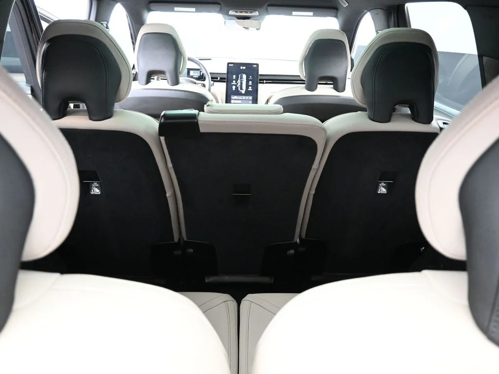 2025 Volvo EX90 Ultra - Photo 19