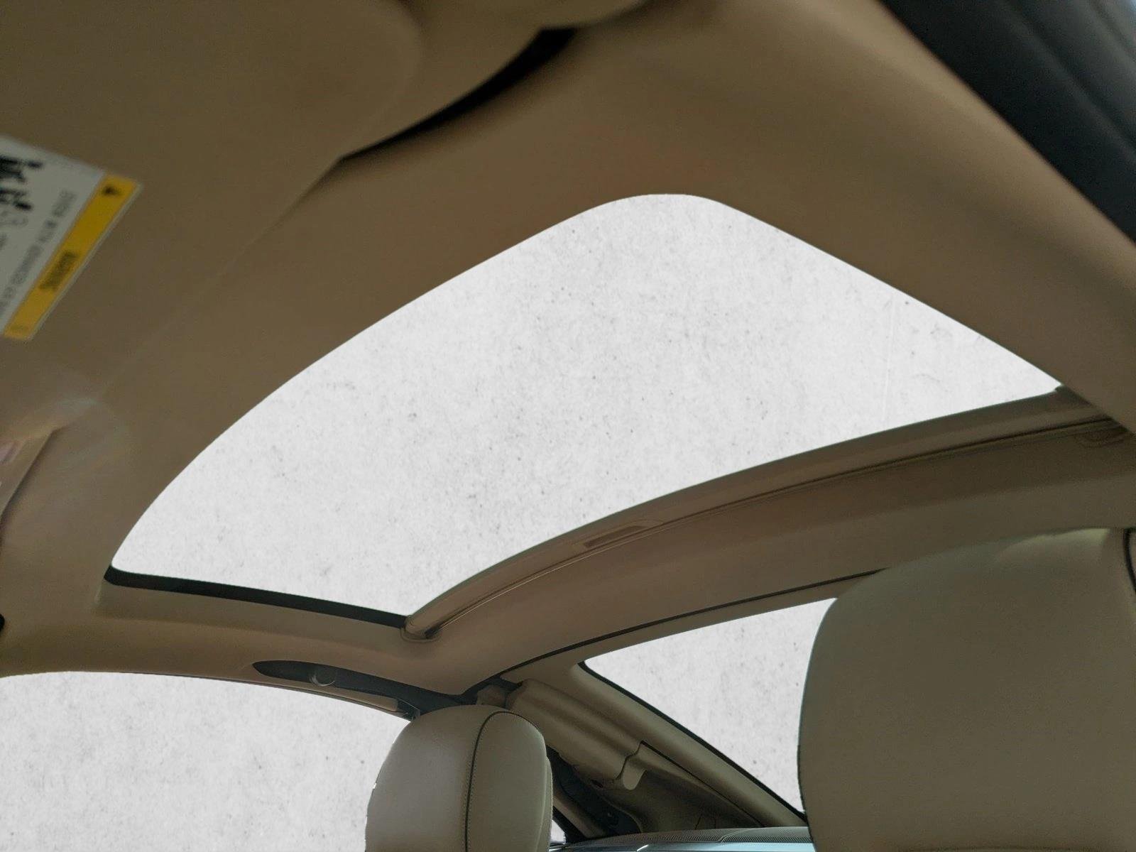 Used 2019 Designo Diamond White Metallic Mercedes-Benz SL 550 image 17