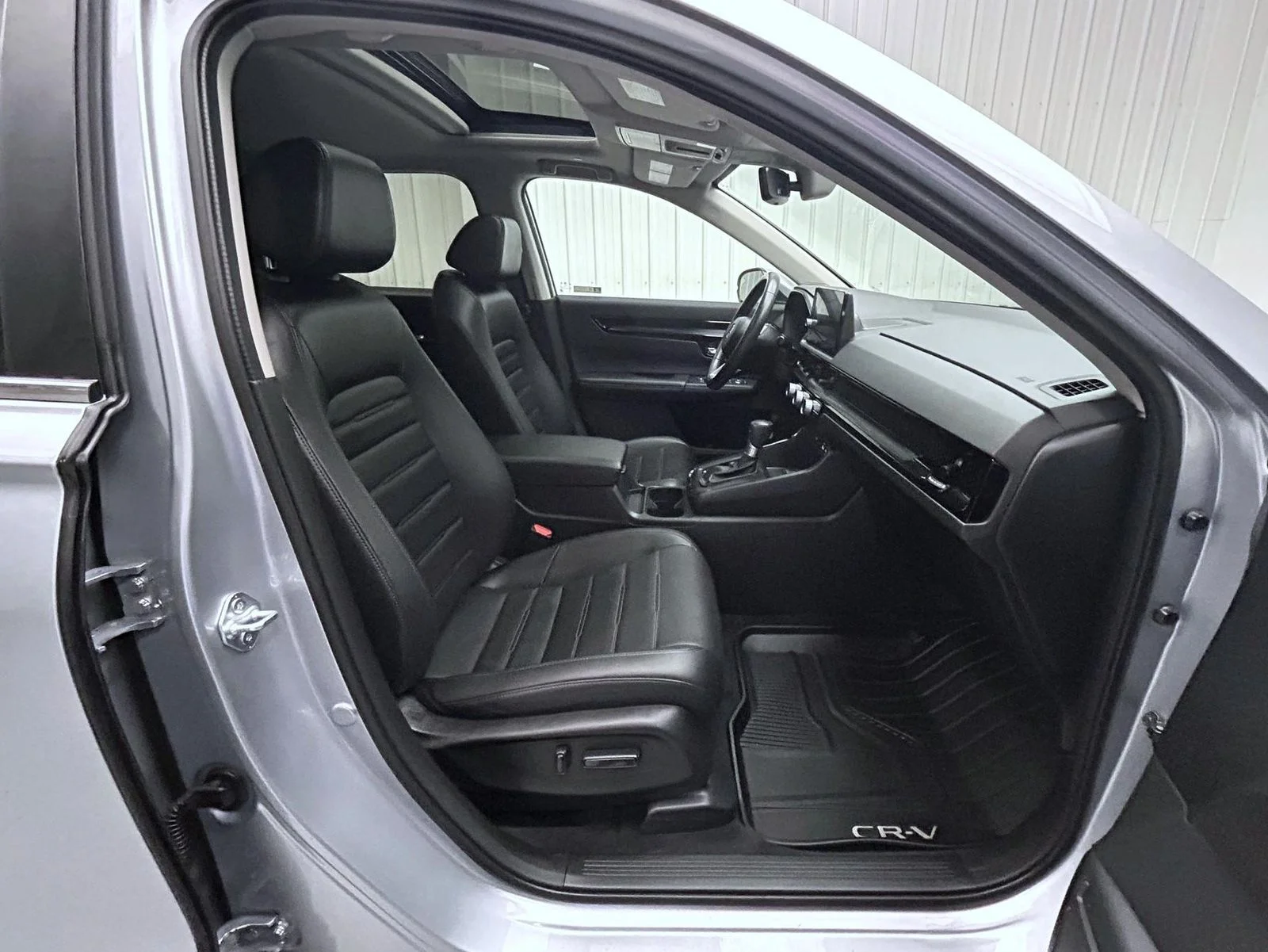 Used 2024 Silver Honda EX-L image 15