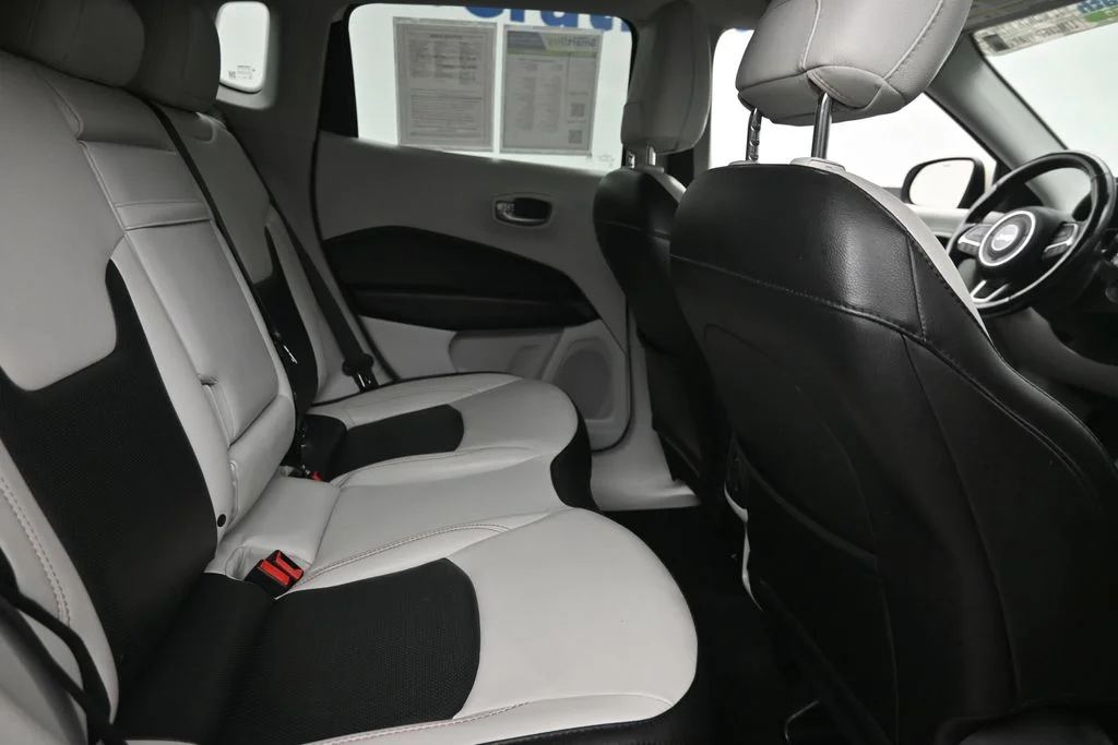 Used 2020 White Jeep Limited image 10
