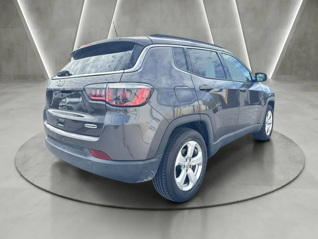 Used 2020 Gray Jeep Latitude image 7