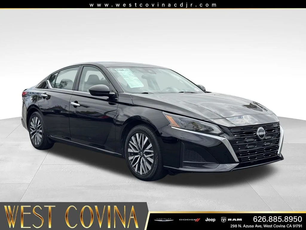 Used 2024 Black Nissan 2.5 SV image 1