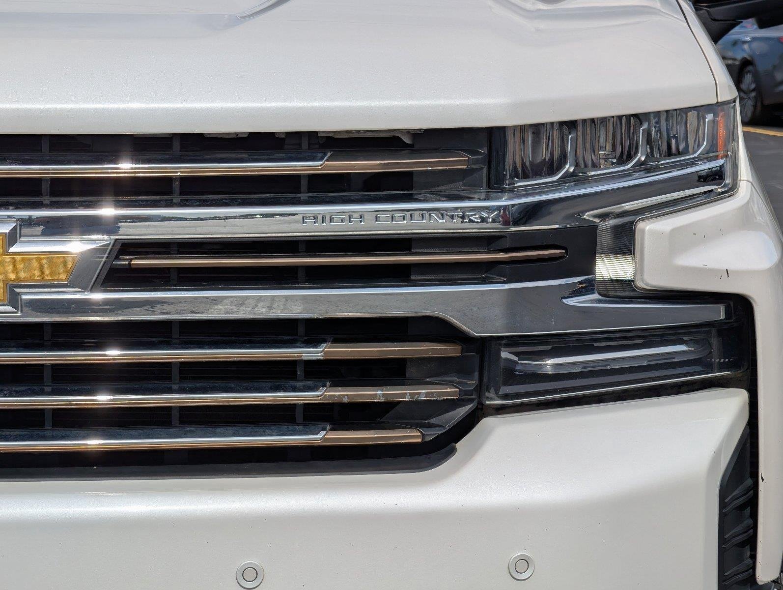 Used 2020 IRIDESCENT PEARL TRICOAT Chevrolet High Country image 10