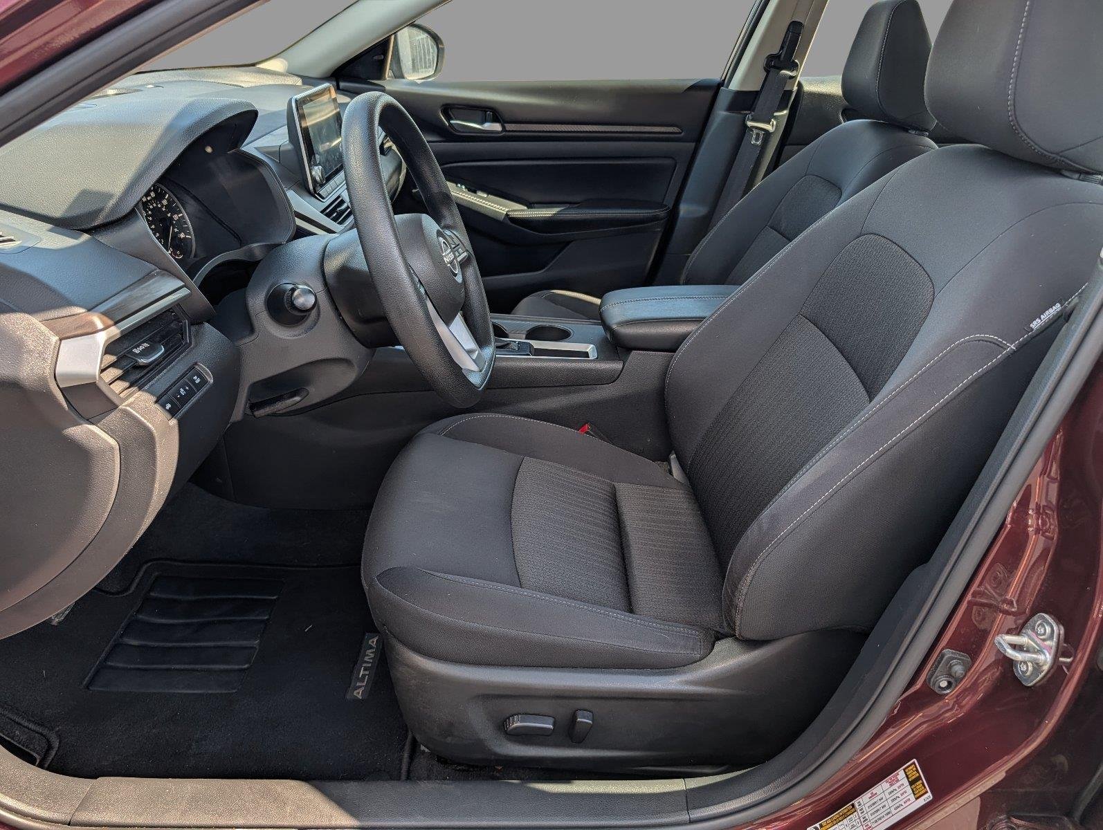 Used 2025 Garnet Pearl Metallic Nissan SV image 8