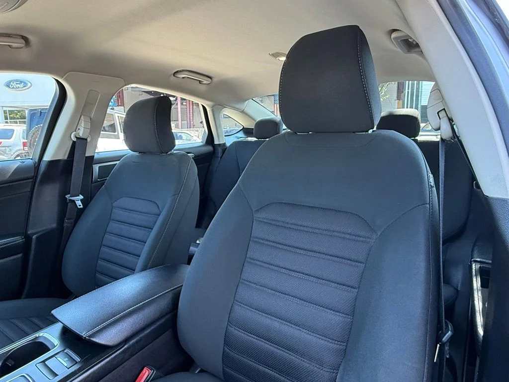 Used 2017 Silver Ford SE image 23