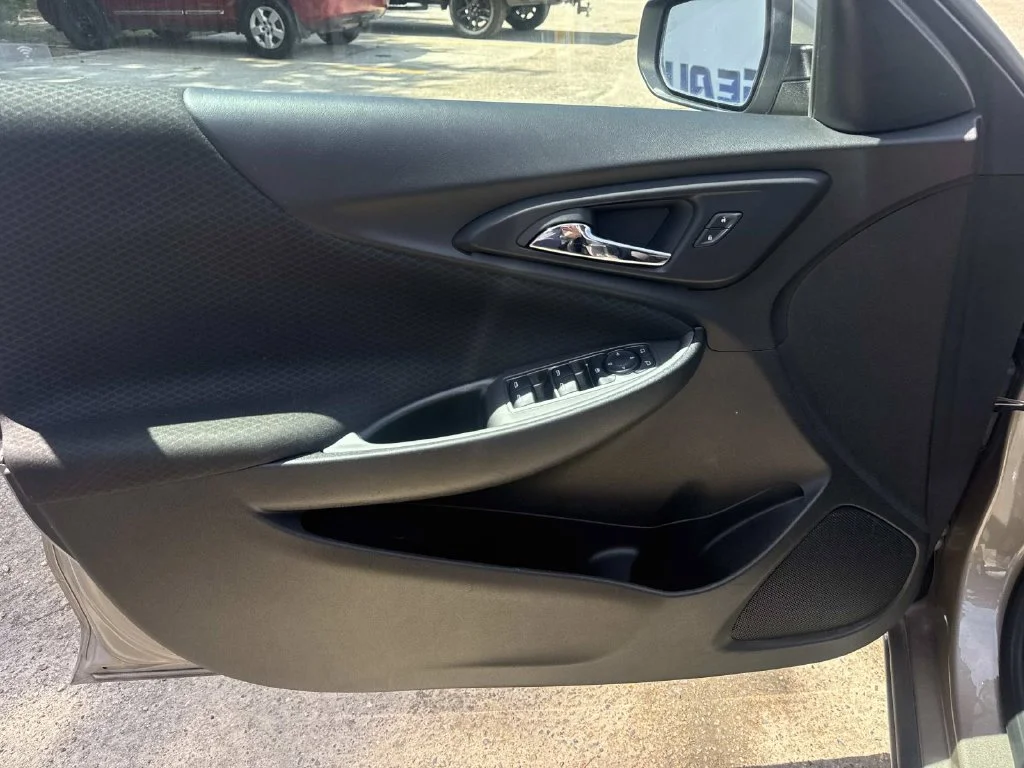 Used 2023 Gray Chevrolet LT image 35