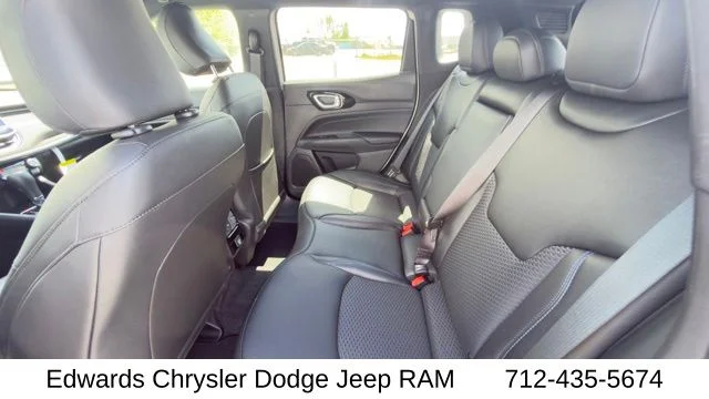 New 2026 White Jeep Latitude image 27