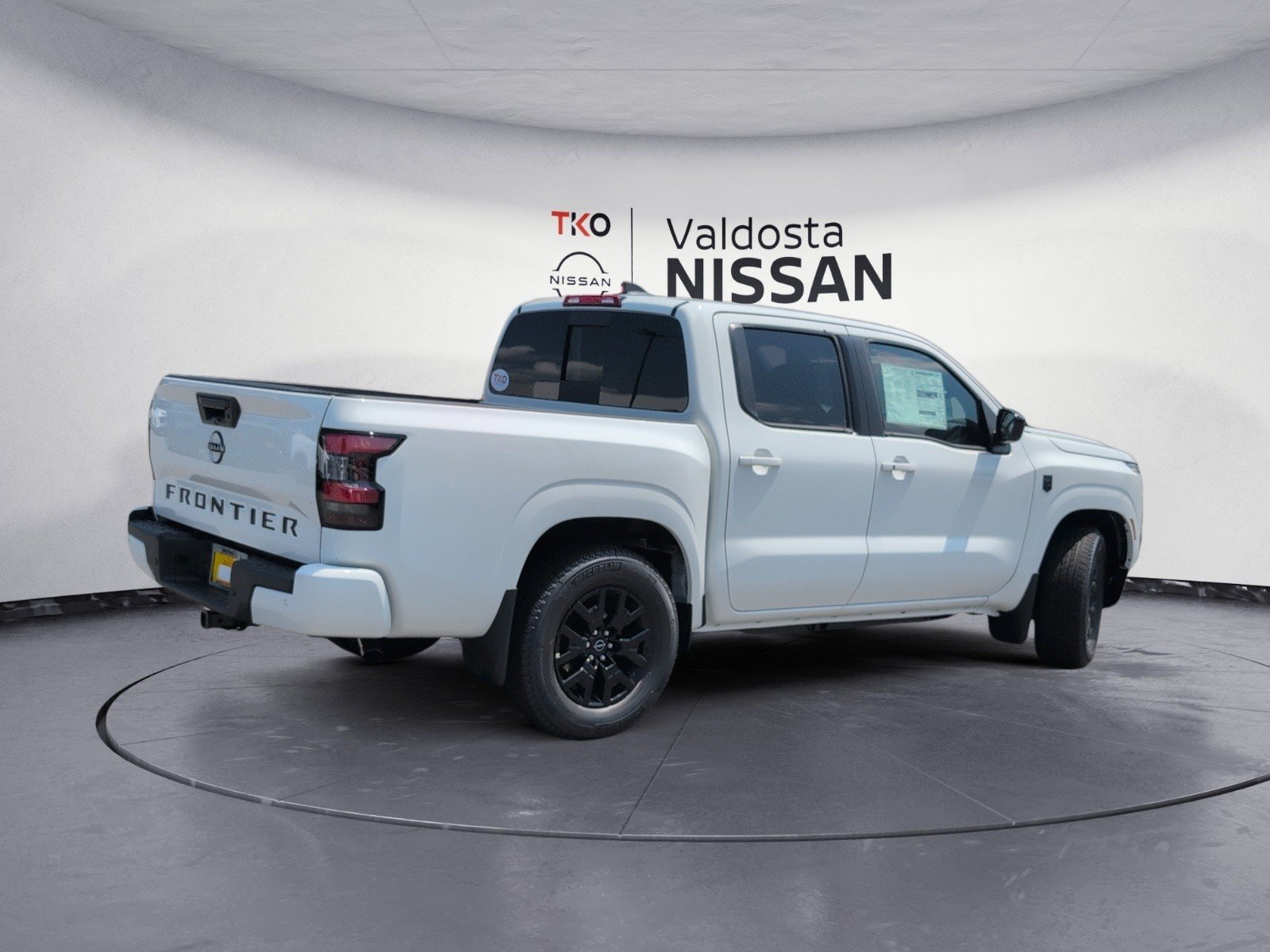 New 2026 Glacier White Nissan Crew Cab SV image 4