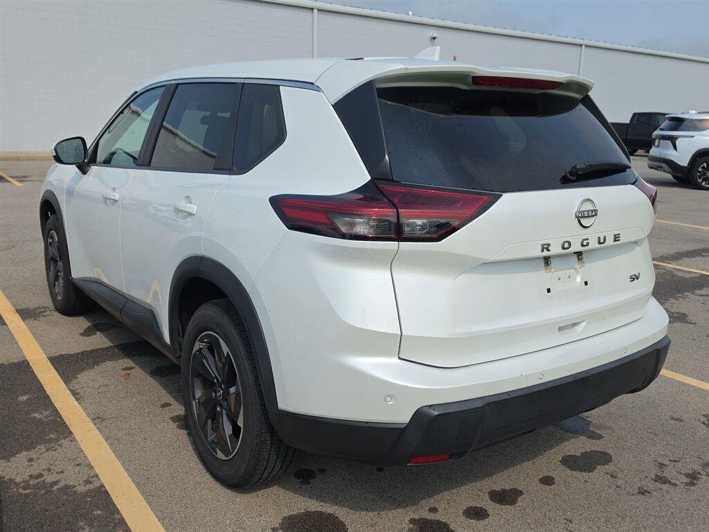 Used 2024 White Nissan SV image 4