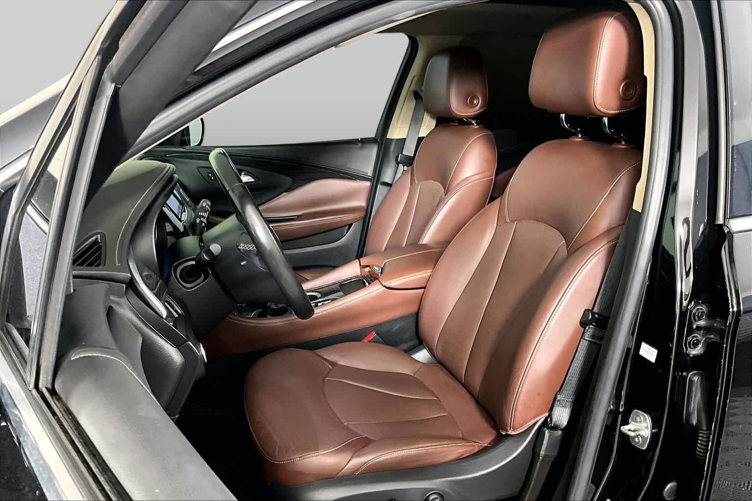 Used 2017 EBONY TWILIGHT METALLIC Buick Essence image 8