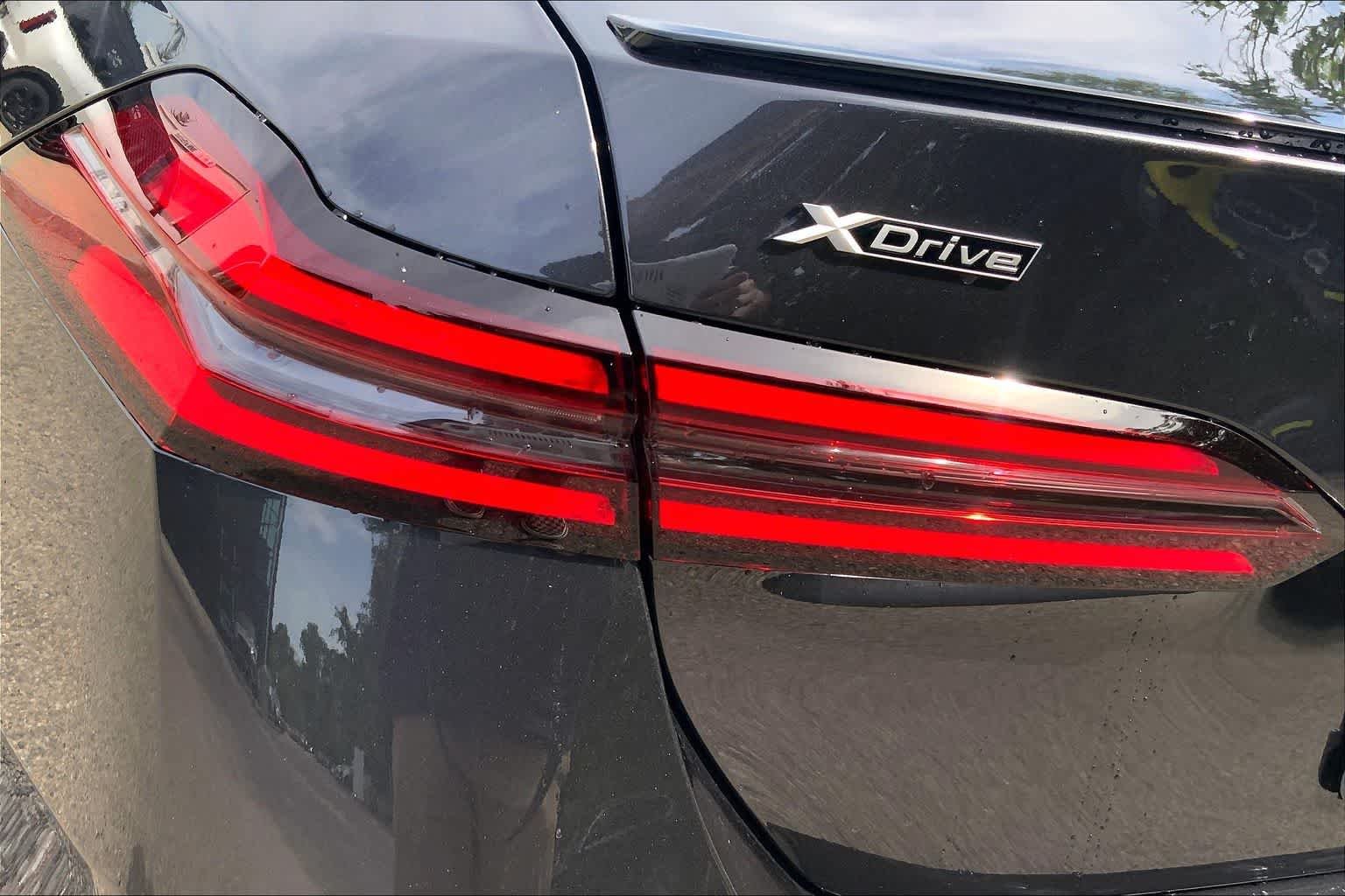New 2027 Dark Graphite Metallic BMW 530i xDrive image 14