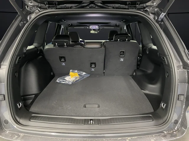 New 2026 Baltic Gray Metallic Clearcoat Jeep Altitude image 15