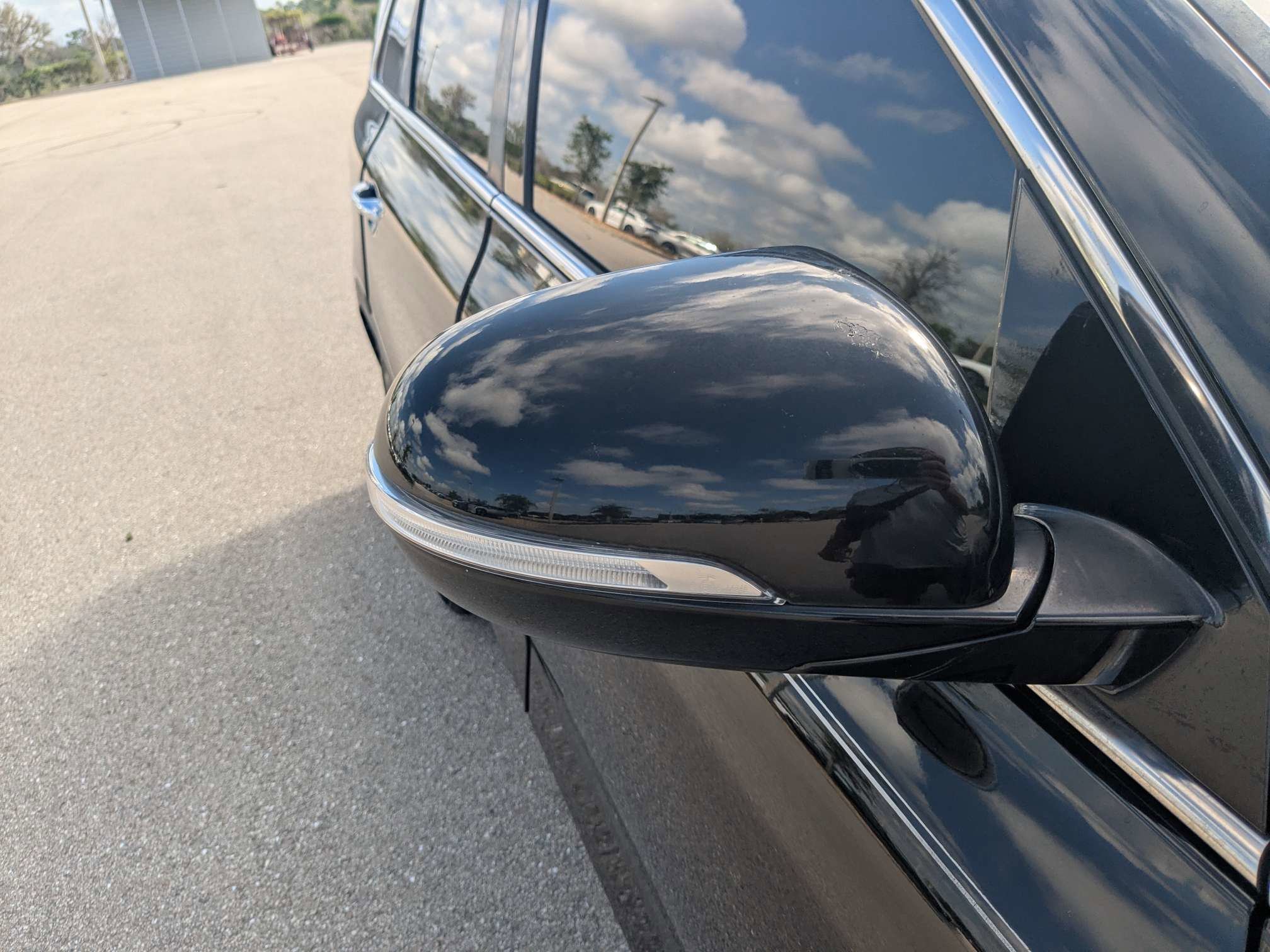 Used 2018 Ebony Black Kia L image 12