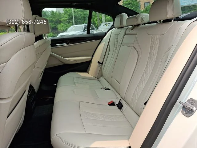 Used 2019 Mineral White Metallic BMW 530i xDrive image 9