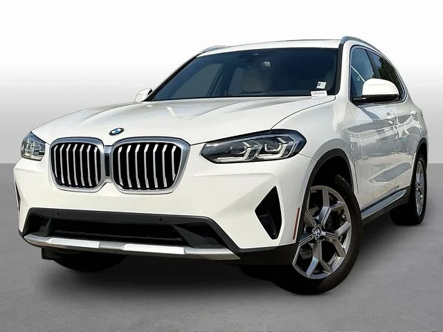 Used 2022 White BMW sDrive30i image 3