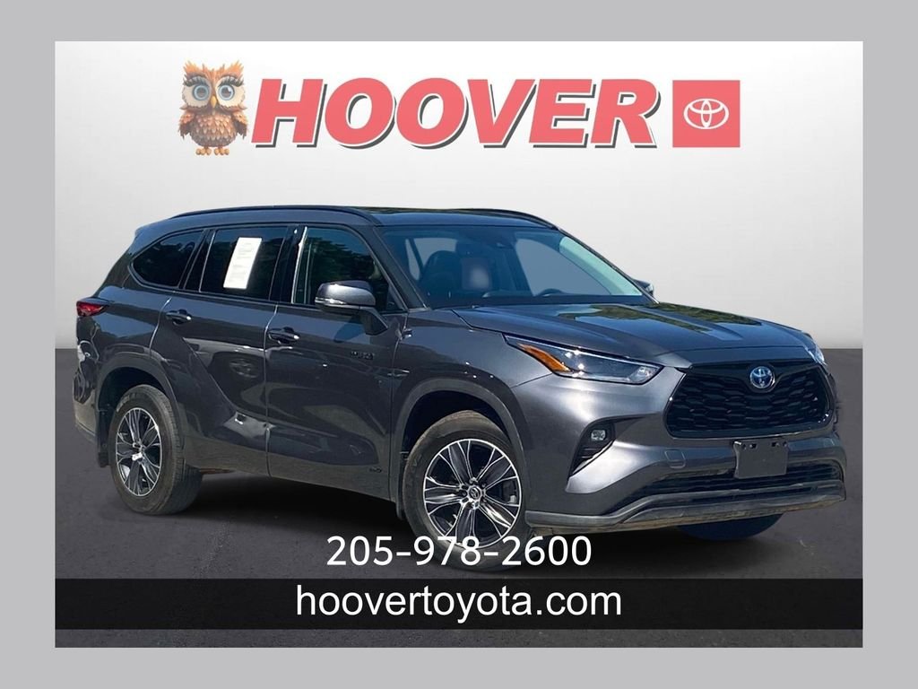 Used 2021 Gray Toyota XLE image 1