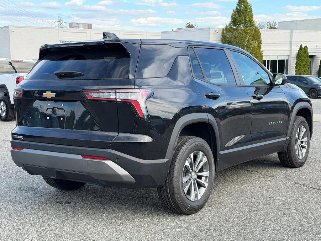 2027 Chevrolet Equinox LT - Photo 26