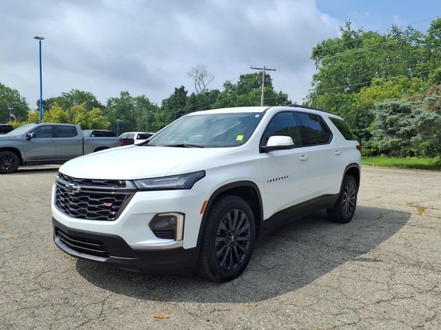 Used 2023 Summit White Chevrolet RS image 3