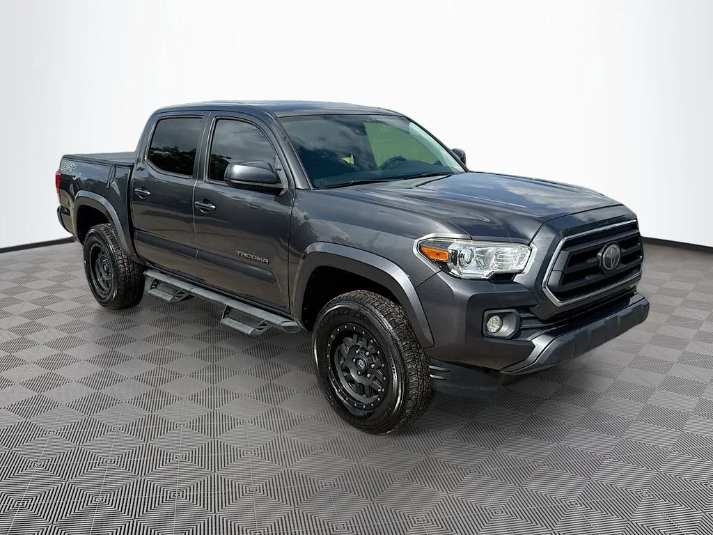 Used 2020 Gray Toyota SR5 image 4