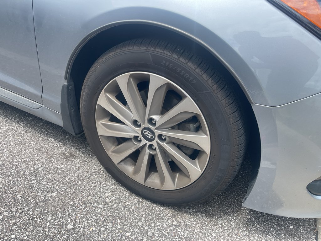 Used 2015 Shale Gray Metallic Hyundai 2.4L Sport image 3