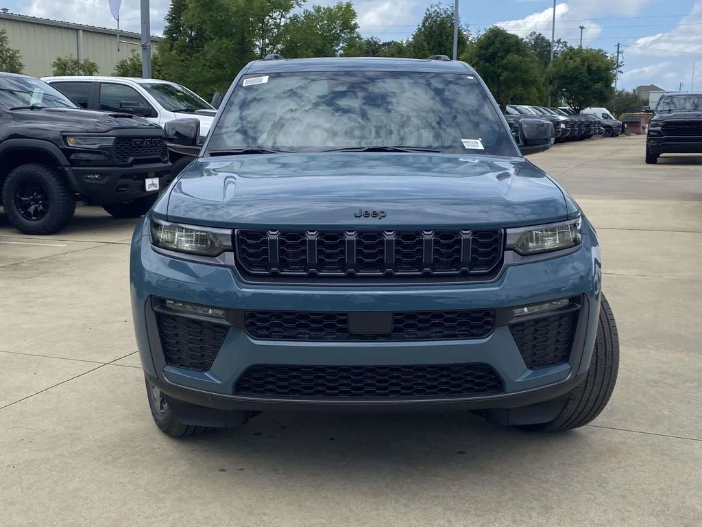 New 2026 Steel Blue Exterior Paint Jeep Limited image 2