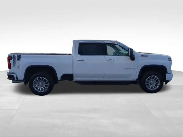 Used 2024 Summit White Chevrolet LTZ image 7