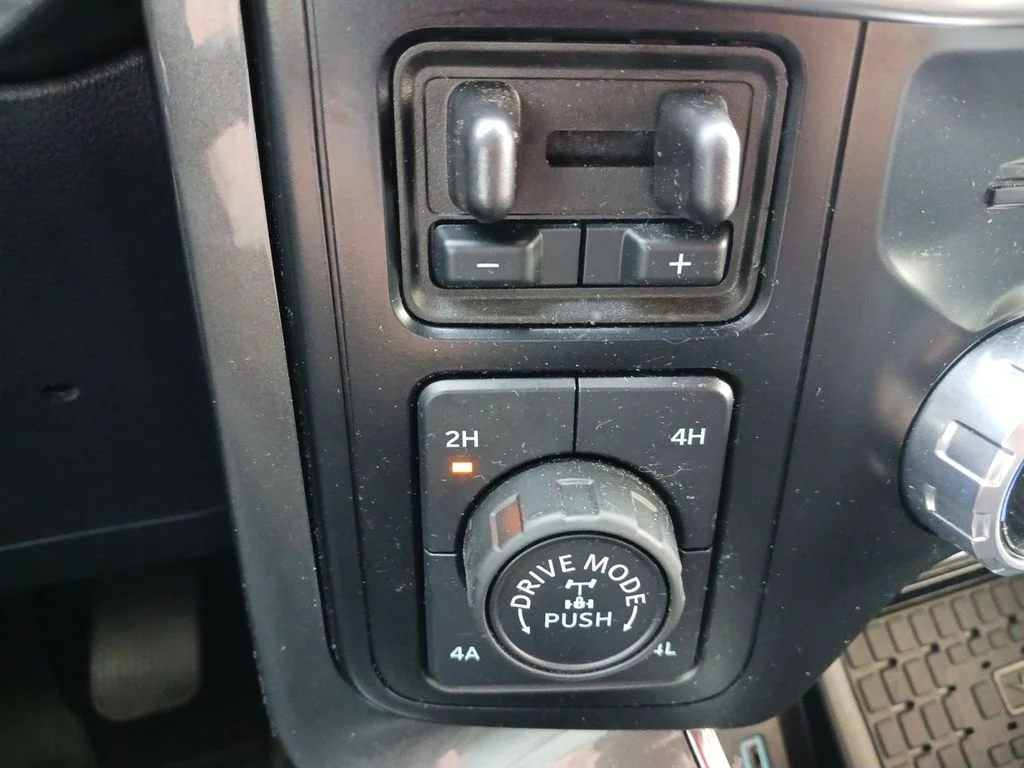 Used 2023 White Ford Lariat image 23