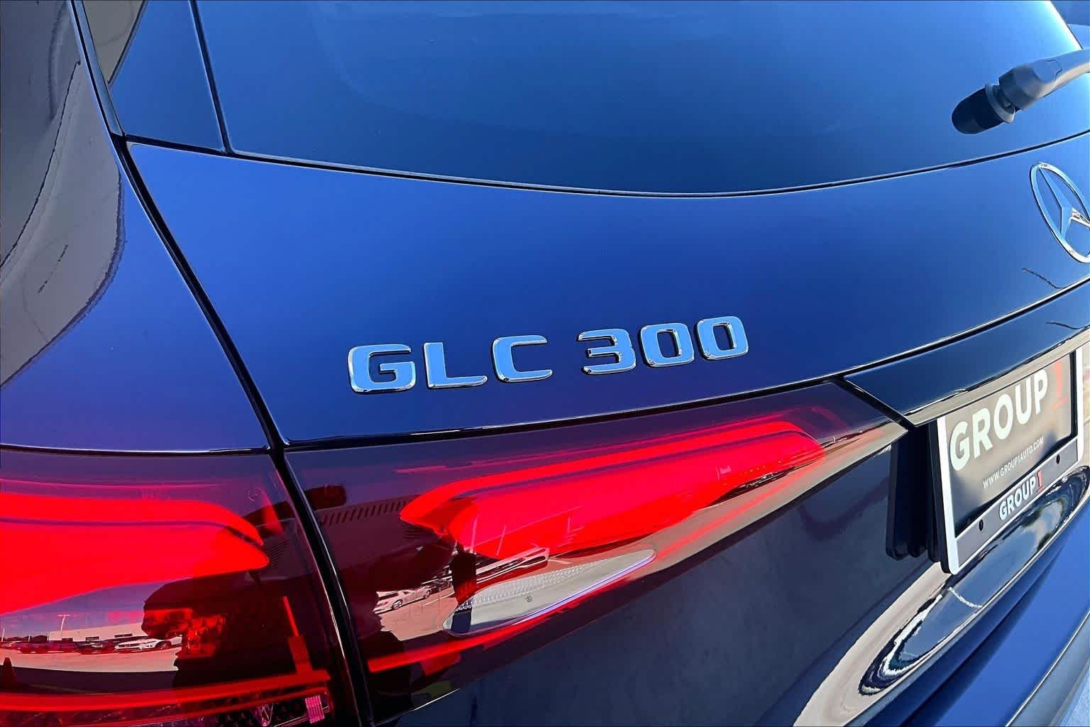 Used 2024 Nautical Blue Metallic Mercedes-Benz GLC 300 image 28