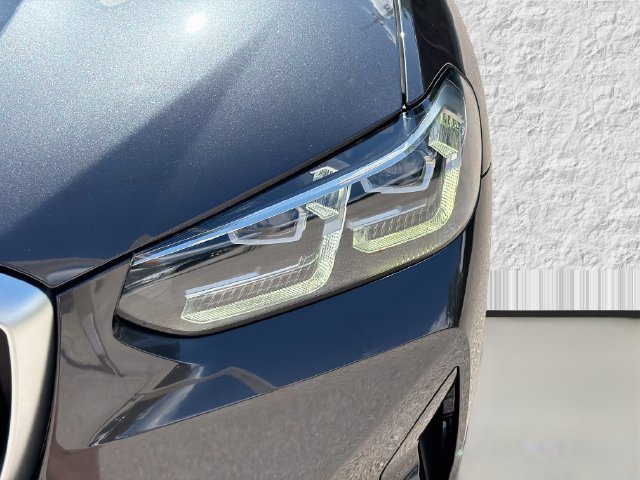 Used 2022 Dark Graphite Metallic BMW sDrive30i image 9