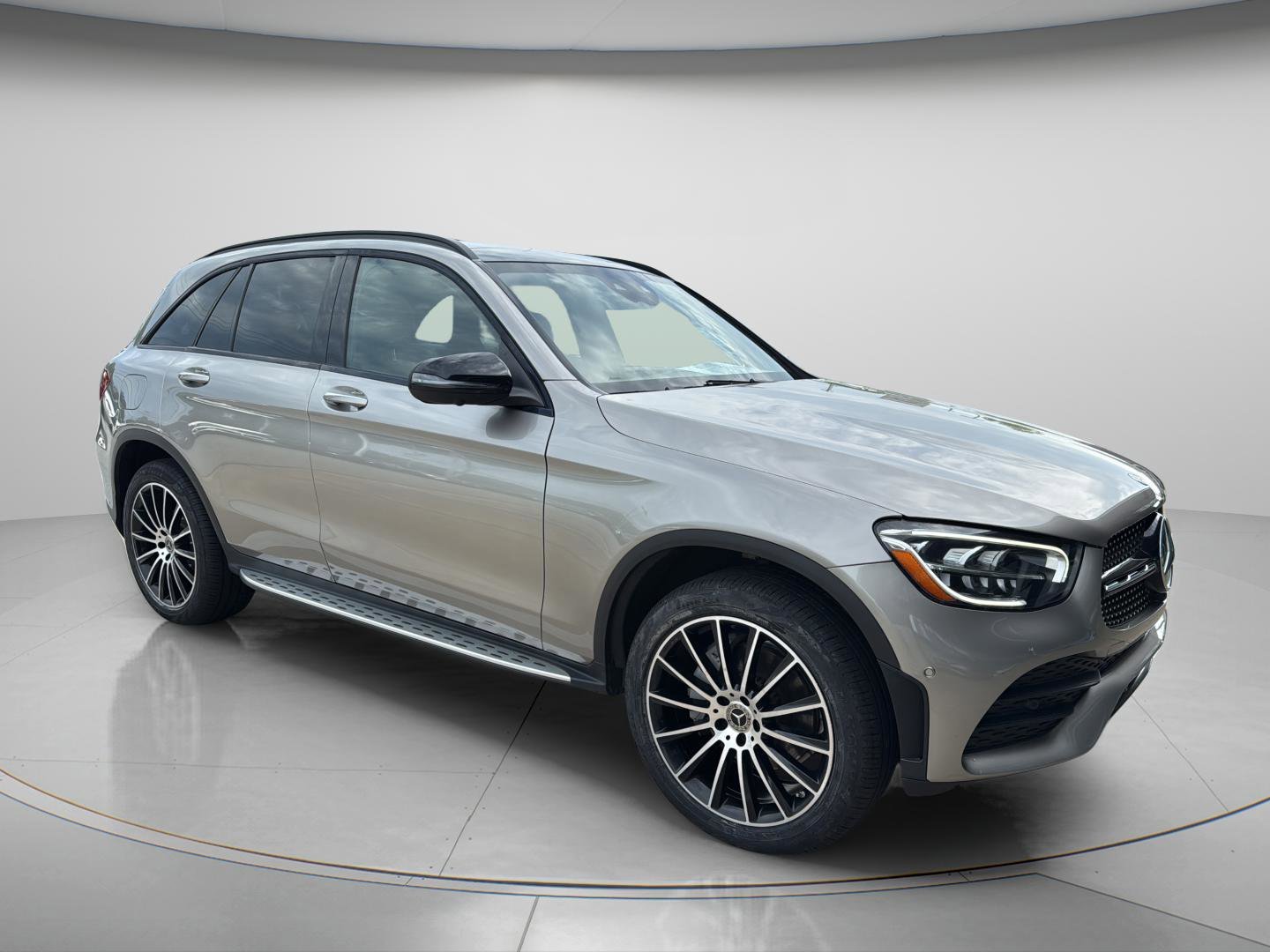 Certified Used 2021 Mojave Silver Metallic Mercedes-Benz GLC 300 image 4