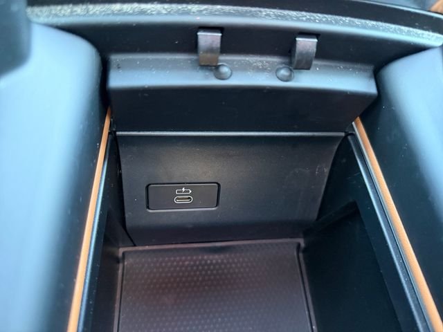 Used 2024 White BMW xDrive40i image 20
