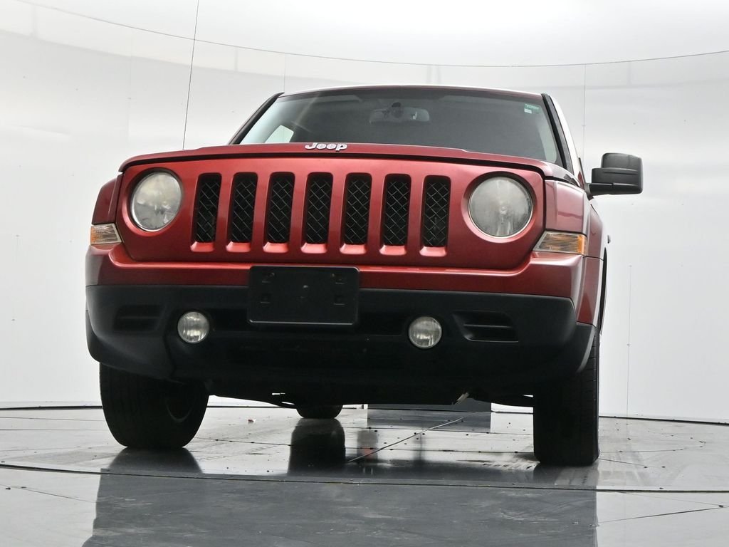 Used 2014 Deep Cherry Red Crystal Pearlcoat Jeep Latitude image 43