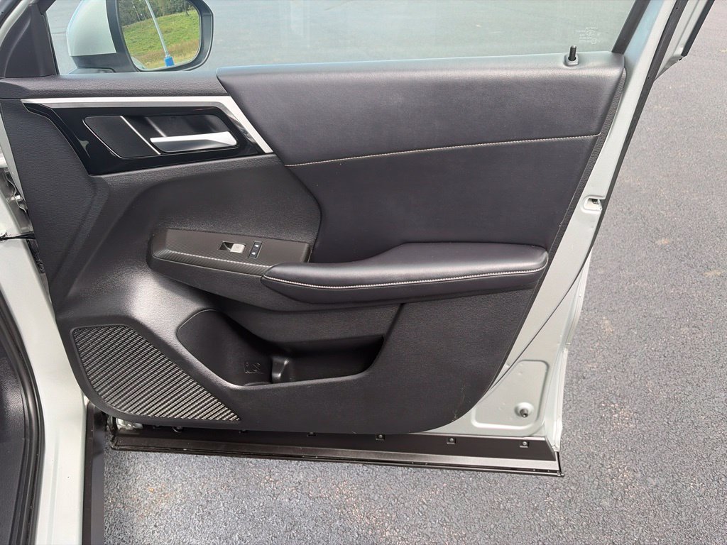 Used 2024 Gray Mitsubishi SE image 39
