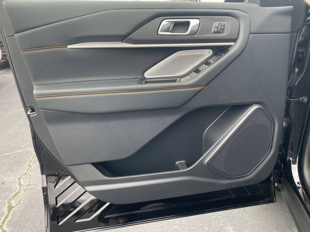 New 2026 Agate Black Metallic Ford Tremor® image 11