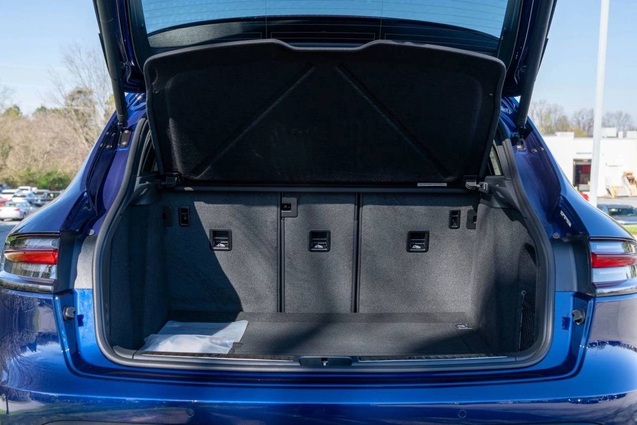 Used 2026  Porsche  image 16